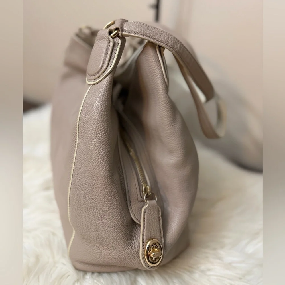 Coach chic hobo